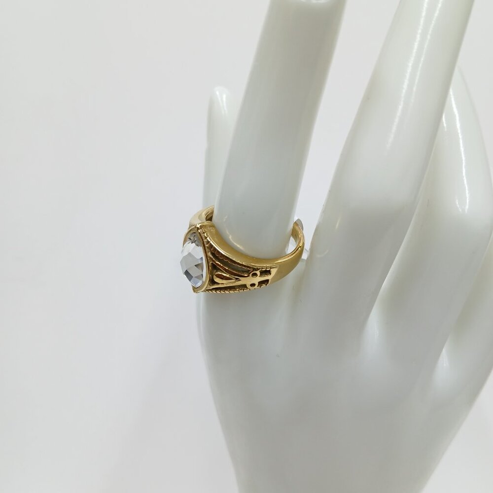 Ring - Picture 2 of 5